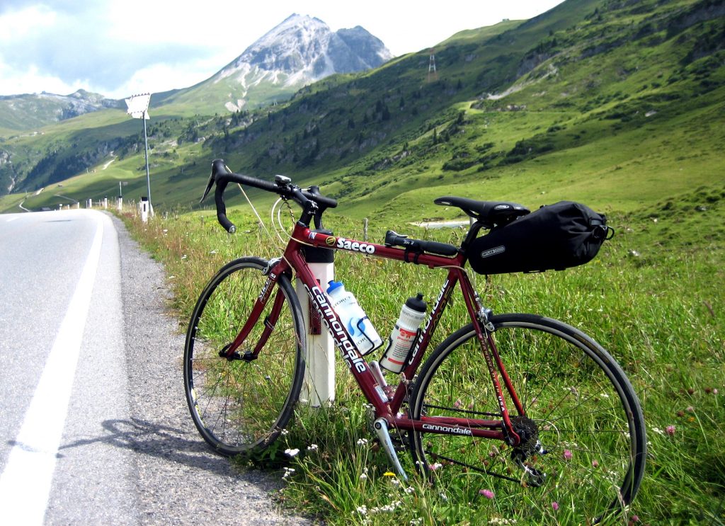 【じん様】ロードバイク 必需品セット road-bike-761307-1024x743.jpg